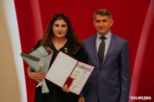 tKLmE CbztU